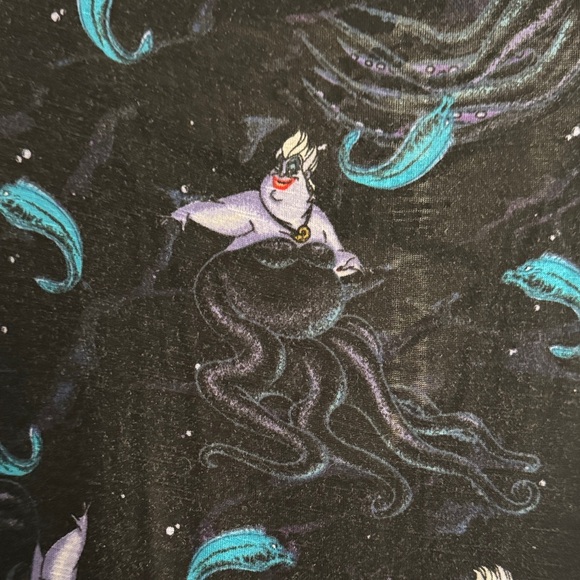 TORRID Disney Ursula Shark Bite Sleeveless shirt - Picture 7 of 7